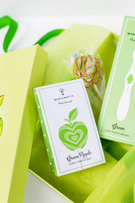Apple Kids Present Set Apple Kids Present Set